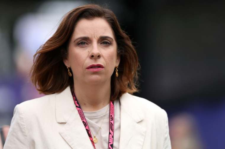 La ministre des Communications australienne Anika Wells à Melbourne, le 7 mars 2026 ( AFP / Martin KEEP )