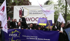 Justice criminelle: des avocats manifestent contre la réforme Darmanin