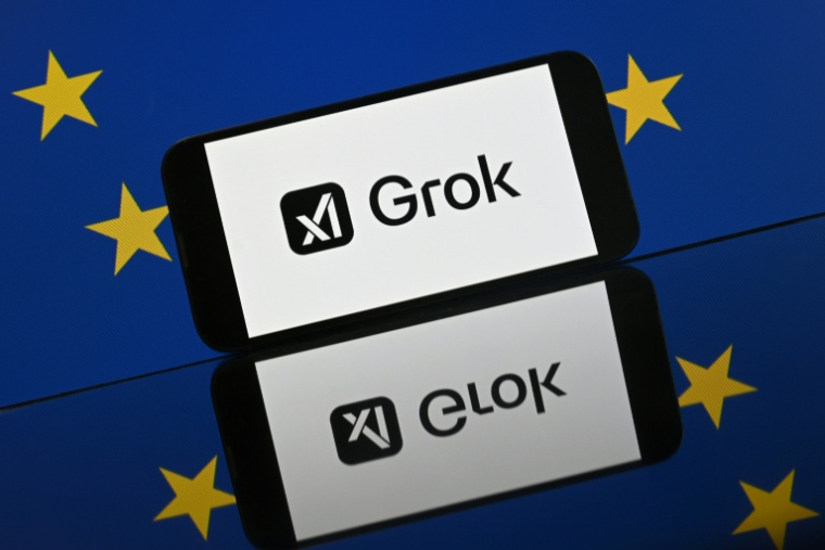 X était dans le collimateur de l'UE depuis plusieurs semaines en raison des images dénudées de femmes et d'enfants générées par Grok   ( AFP / Nicolas TUCAT )