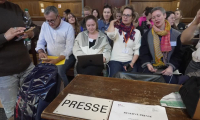 Procès en appel des viols de Mazan: Gisèle Pelicot dans la salle d'audience