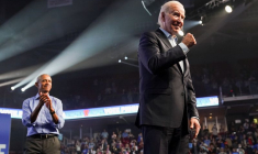 Le président américain Joe Biden et l'ancien président Barack Obama assistent à une campagne à Philadelphie, Pennsylvanie