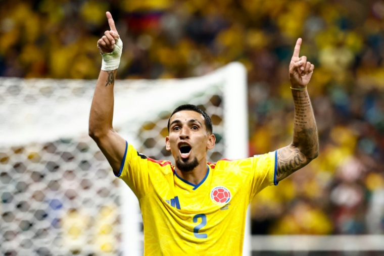 Daniel Munoz après avoir marqué un but pour la Colombie contre la RD Congo en phase de groupes du Mondial, le 23 juin 2026 à Guadalajara (Mexique) ( AFP / Ulises RUIZ )