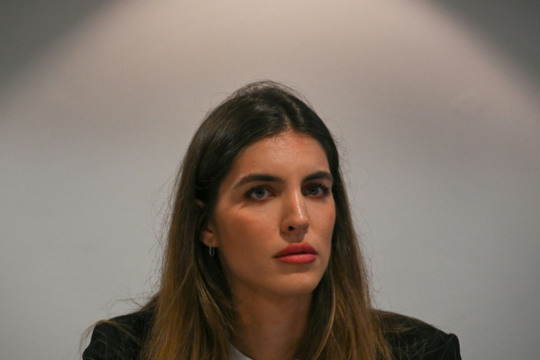 Camilla Fabri, l'épouse d'Alex Saab, un homme lige de Nicolas Maduro, lors d'une conférence de presse à Caracas, le 16 mars 2023 ( AFP / Federico PARRA )