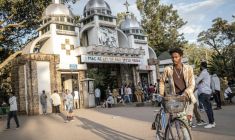 Sur la place devant l'église Saint-Georges à Bahir Dar, en Ethiopie, le 8 décembre 2025 ( AFP / Marco Simoncelli )