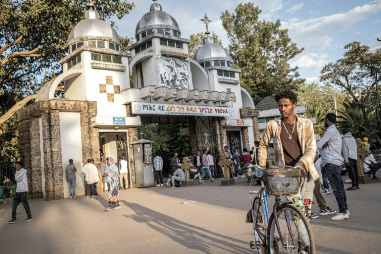 Sur la place devant l'église Saint-Georges à Bahir Dar, en Ethiopie, le 8 décembre 2025 ( AFP / Marco Simoncelli )