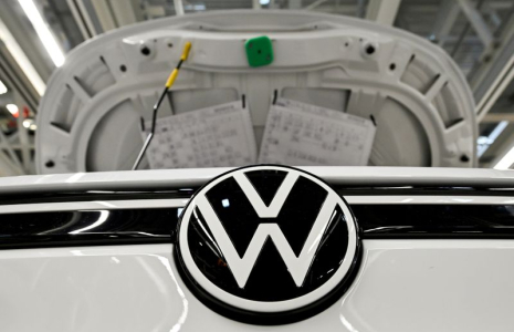 VOLKSWAGEN: LE BÉNÉFICE D'EXPLOITATION A CHUTÉ DE PRÈS DE MOITIÉ EN 2020