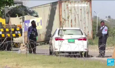 Au Pakistan, l'ancien premier ministre, Imran Khan, placé en détention provisoire pour 8 jours