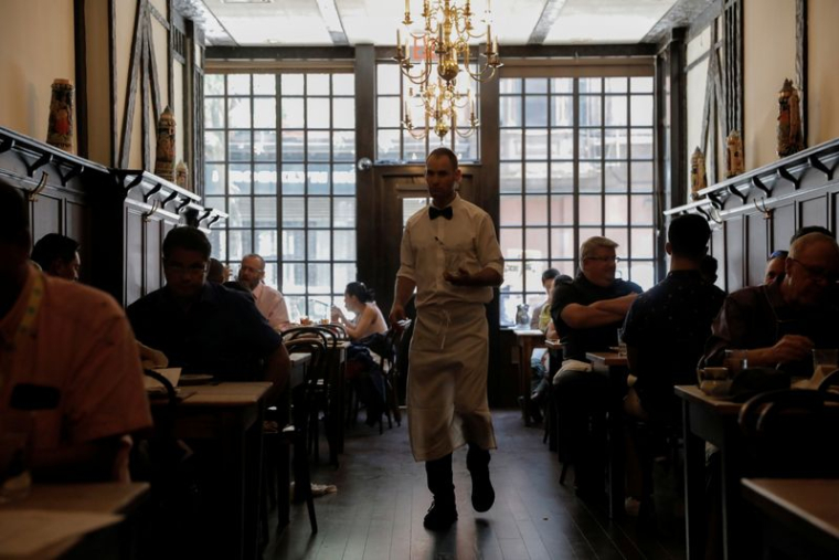 ETATS-UNIS: CROISSANCE RALENTIE DANS LES SERVICES EN AOÛT, SELON L'ISM