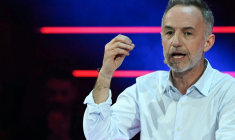 Le candidat de la "gauche unie" à la mairie de Paris, Emmanuel Grégoire, lors d'un meeting à Paris, le 12mars 2026 ( AFP / Martin LELIEVRE )