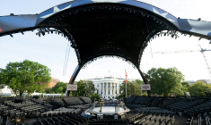 La structure construite pour accueillir les combats de MMA à la Maison Blanche, à Washington, le 11 juin 2026 ( AFP / SAUL LOEB )