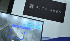Images filmées par un intercepteur d'Alta Ares, société française spécialisée dans les systèmes de défense aérienne au salon du Bourget près de Paris, le 18 juin 2025  ( AFP / JULIEN DE ROSA )