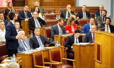 MONTÉNÉGRO: LE GOUVERNEMENT RENVERSÉ PAR UNE MOTION DE CENSURE