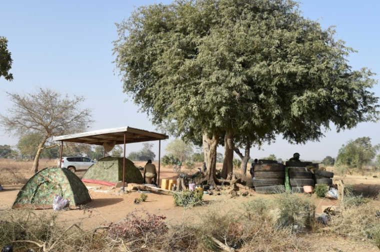 Des soldats togolais à Yemboate, poste frontalier du nord du Togo avec le Burkina Faso, le 17 février 2020 ( AFP / PIUS UTOMI EKPEI )