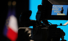 MACRON DÉVOILE UN PROGRAMME VISANT À RENDRE LA FRANCE PLUS FORTE