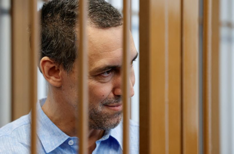 Le français Laurent Vinatier avant une audience judiciaire à Moscou