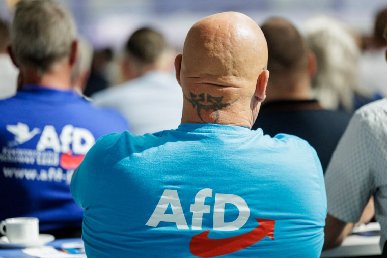 ( AFP / JENS SCHLUTER )