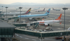 Des avions sur le tarmac de l'aéroport de Séoul, le 13 novembre 2025, en Corée du Sud ( AFP / Jung Yeon-je )