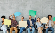 Les finfluenceurs  peuvent en vertu de la loi engager leur responsabilité ( Crédits photo: Shutterstock)