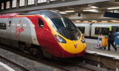Un train Virgin, à Londres, en août 2012 ( AFP / WILL OLIVER )