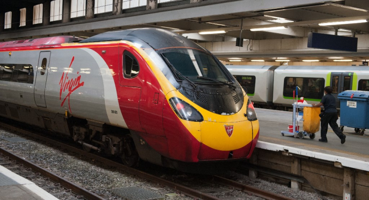 Un train Virgin, à Londres, en août 2012 ( AFP / WILL OLIVER )