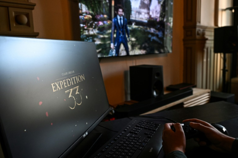 Le jeu vidéo "Clair Obscur, Expedition 33" à Montpellier, le 10 avril 2025 dans l'Hérault ( AFP / GABRIEL BOUYS )