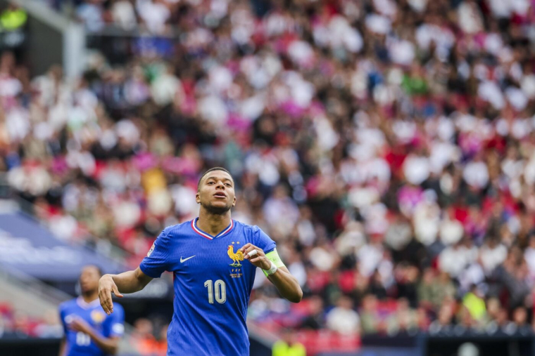 Booba ne lâche pas les côtes de Kylian Mbappé