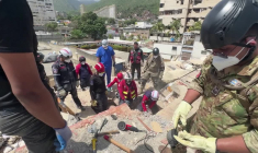 Séisme au Venezuela : les secours recherchent des survivants dans les décombres
