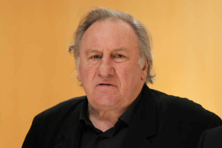 Gérard Depardieu au tribunal de Paris le 26 mars 2025 ( AFP / Dimitar DILKOFF )