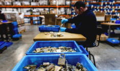 Une usine de serrures