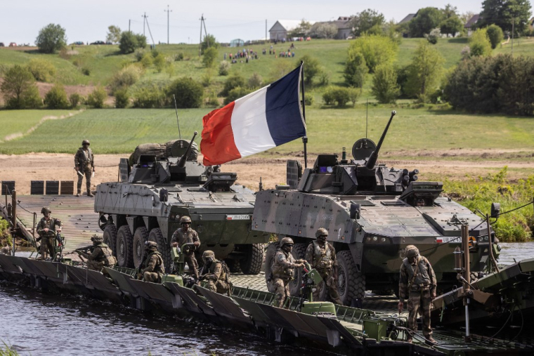 Un exercice militaire réunissant troupes de Pologne, France, Suède, et Etats-Unis, à Nowogrod (Pologne), en mai 2022 ( AFP / WOJTEK RADWANSKI )