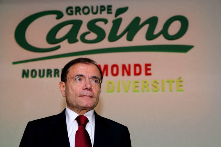 Naouri, ancien président-directeur général du distributeur français Casino, pose après la publication des résultats annuels 2012 de l'entreprise