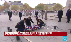 Commémorations du 11-Novembre : Emmanuel Macron se recueille devant la tombe du soldat inconnu