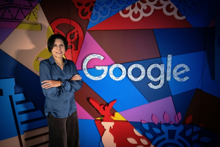 Adriana Noreña, vice-présidente de Google pour l'Amérique hispanophone, lors d'une interview avec l'AFP à Mexico, le 24 septembre 2025 ( AFP / CARL DE SOUZA )