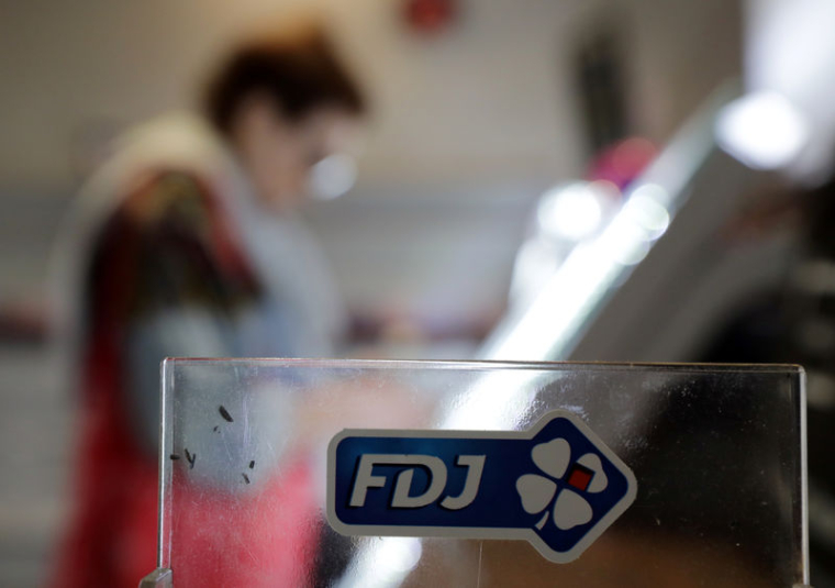 FRANÇAISE DES JEUX: LE MAIRE SALUE UN "IMMENSE SUCCÈS POPULAIRE"