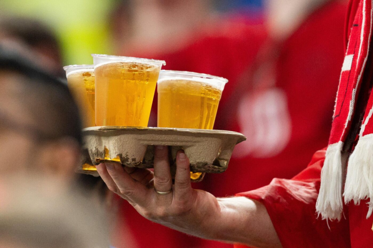 L'alcool bientôt de retour dans les stades anglais ?