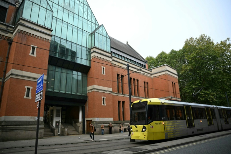Un tramway dans une rue de Manchester, dans le nord-ouest de l'Angleterre, le 5 octobre 2026 ( AFP / Paul ELLIS )