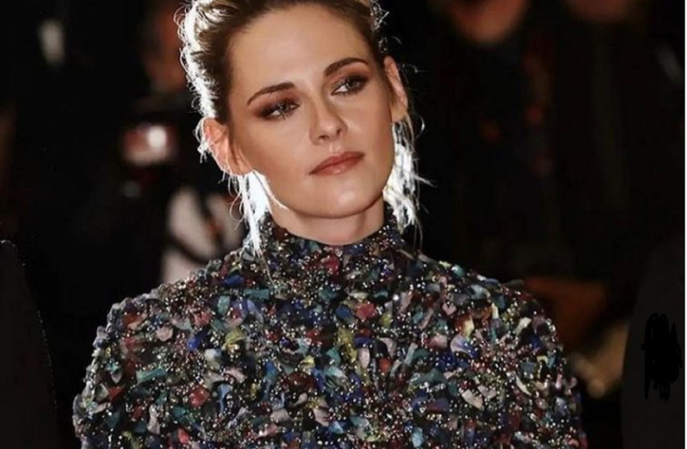 L’actrice Kristen Stewart remet en vente sa maison de Malibu pour 8,5 millions de dollars. crédit photo : Capture d’écran Instagram @kristenstewartx