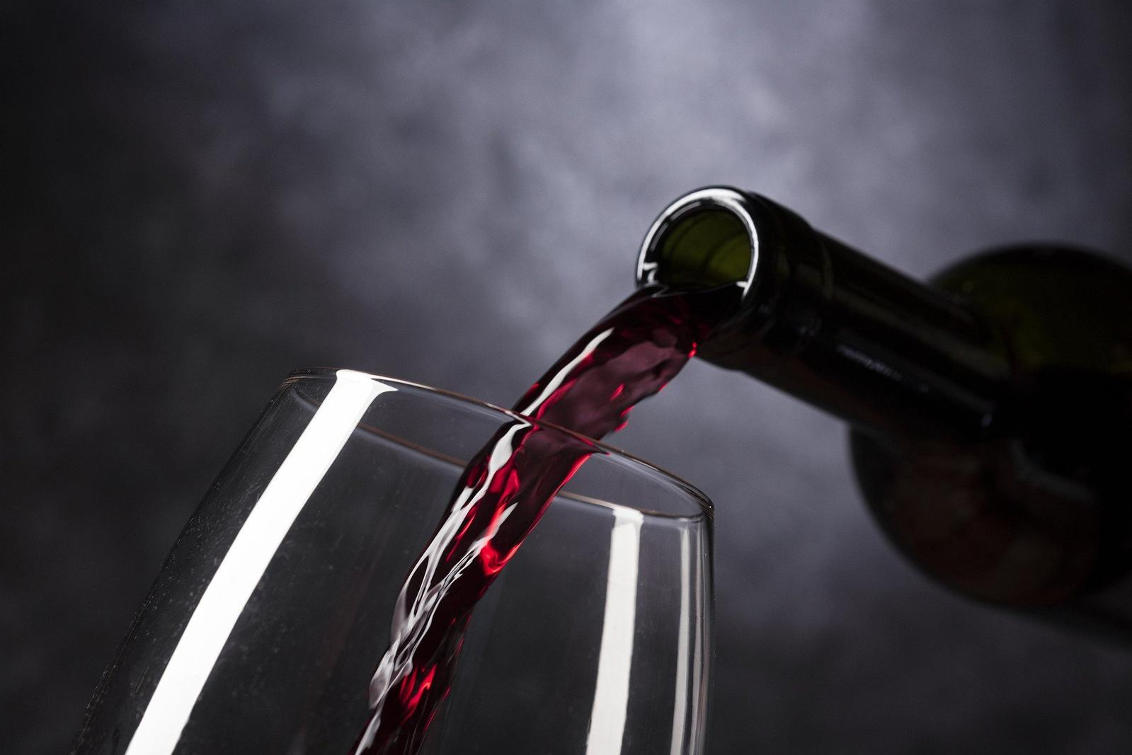 La Foire aux vins se tient pendant plusieurs semaines dans les supermarchés français. (illustration) (Vinotecarium / Pixabay)