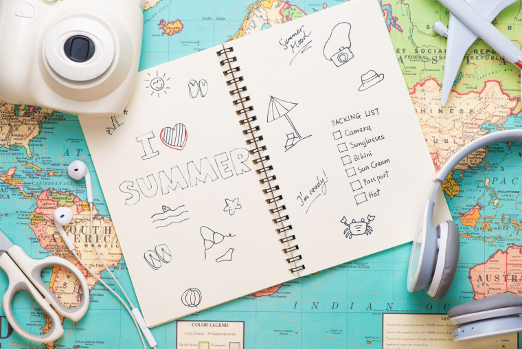 Avec l’Instax mini, les carnets de voyages reviennent au goût du jour