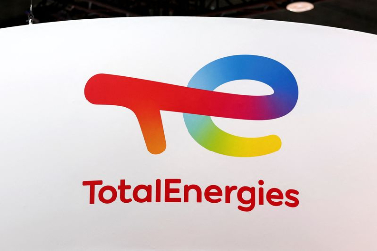 Le logo de TotalEnergies à la conference VivaTech