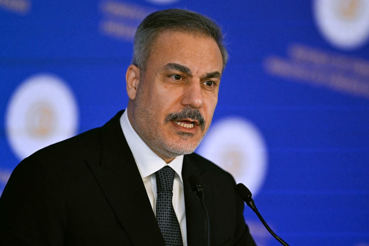 Hakan Fidan, à Istanbul, le 10 janvier 2025 ( AFP / OZAN KOSE )