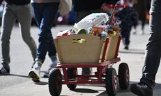 Photo d'archives des caddies contenant des marchandises à Berlin