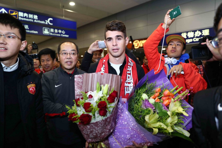 Oscar à son arrivée à l'aéroport de Shanghai le 2 janvier 2017. ( AFP / STR )