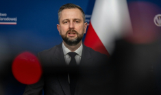 Le ministre polonais de la Défense Wladyslaw Kosiniak-Kamysz, le 25 novembre 2025 à Varsovie ( AFP / Wojtek RADWANSKI )