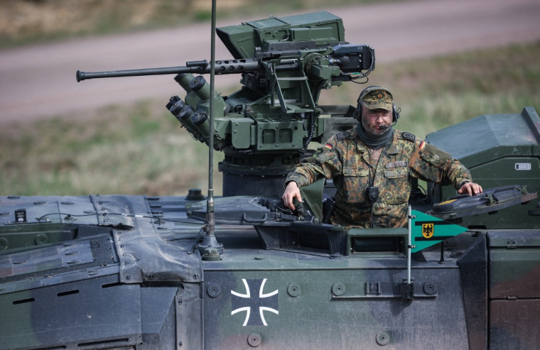 Un militaire allemand à Gardelegen, en Allemagne, le 8 avril 2024. ( AFP / RONNY HARTMANN )