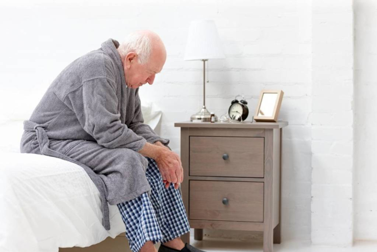 Retraite : comment aménager la chambre d'une personne âgée ? / iStock.com - Dean Mitchell