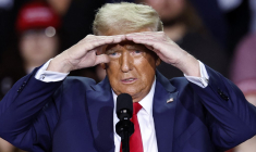 Donald Trump, à Grand Rapids, Michigan, le 5 novembre 2024 ( AFP / KAMIL KRZACZYNSKI )