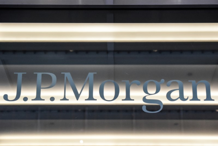 JPMORGAN N'ENVISAGE PAS DE TRANSFERT DE POSTES MASSIF