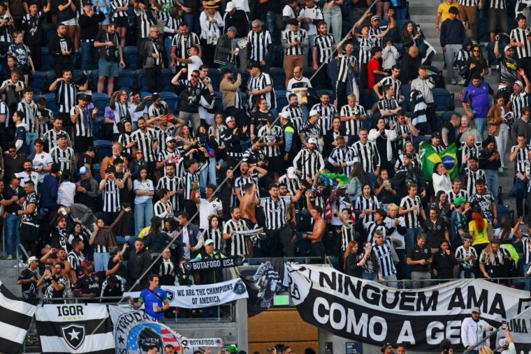 Une bagarre entre supporters du PSG et de Botafogo en tribunes