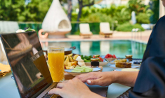 Cette solution permet aux télétravailleurs de passer du temps à la campa. Photo d'illustration.  (Engin_Akyurt / Pixabay)